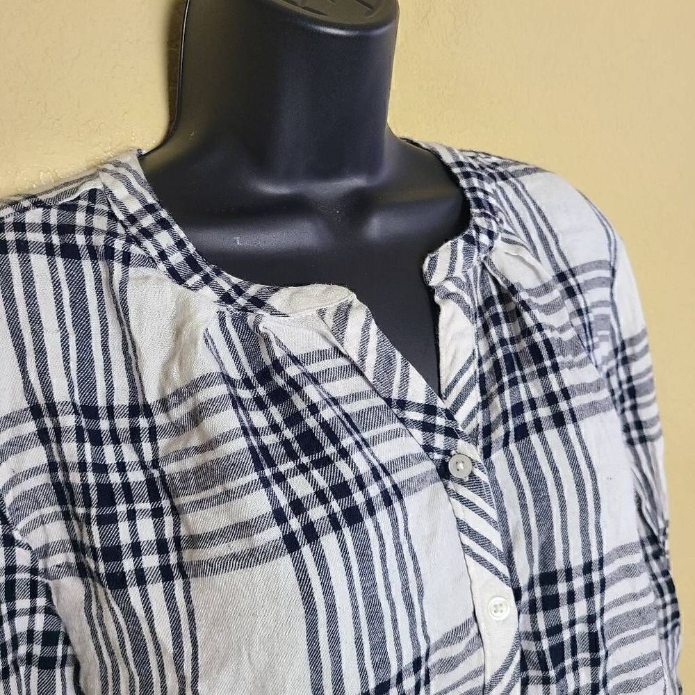 Simply Styled Plaid Top   - Picture 2 of 7